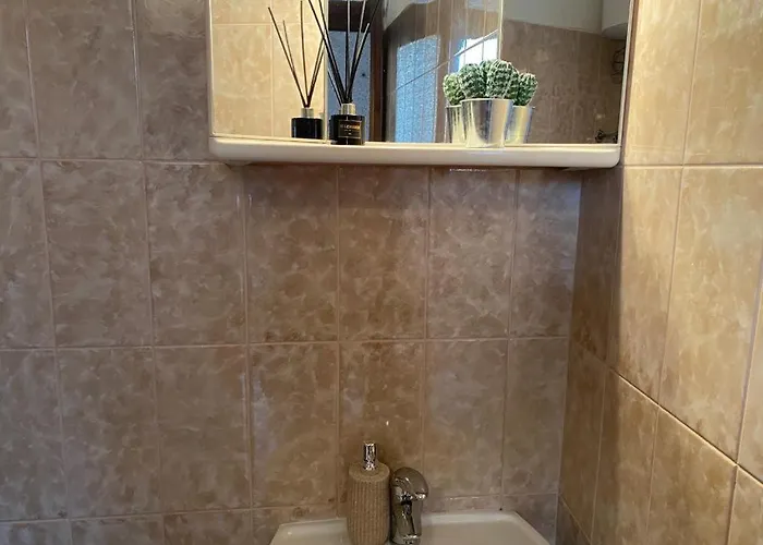 Matilda - Seaview & Parking