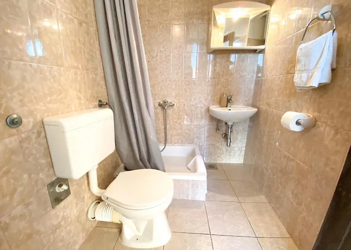 Matilda - Seaview & Parking Apartment Makarska